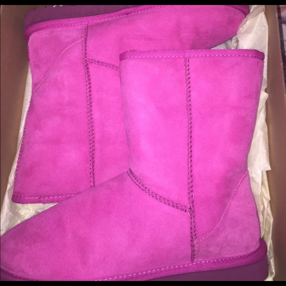 Size 9 Ugg Boots